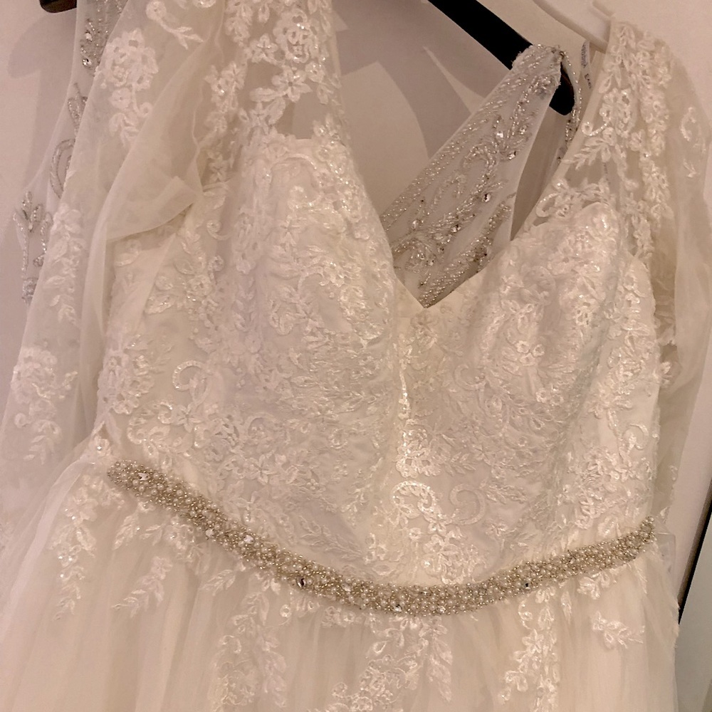 Long Sleeve A-Line Tulle Wedding Dress Altered to Size 10-12